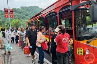 比斯利：雄鹿在截止日前无需交易 只要继续努力我们前途无限